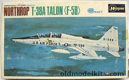 Hasegawa 1/72 Northrop T-38A Talon (F-5B) - USAF or Canadian Air Force, JS018-100 plastic model kit